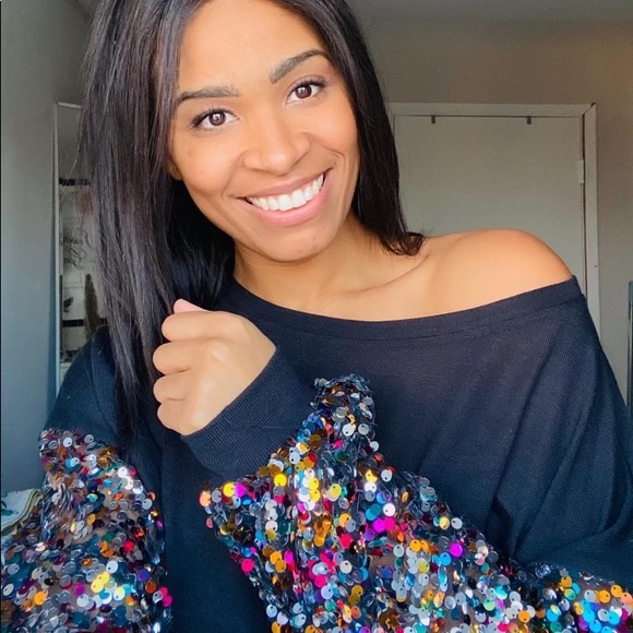 🎉HP🎉Winter Clearance Sale|Black&Sequin Top - Picture 2 of 4